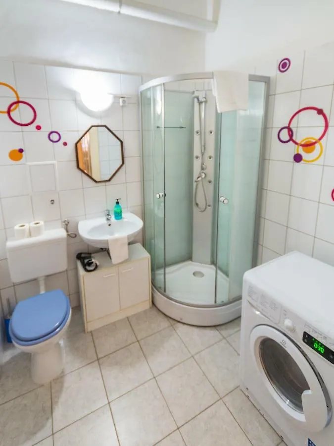 Butterfly Apartment Near The Downtown Budapest