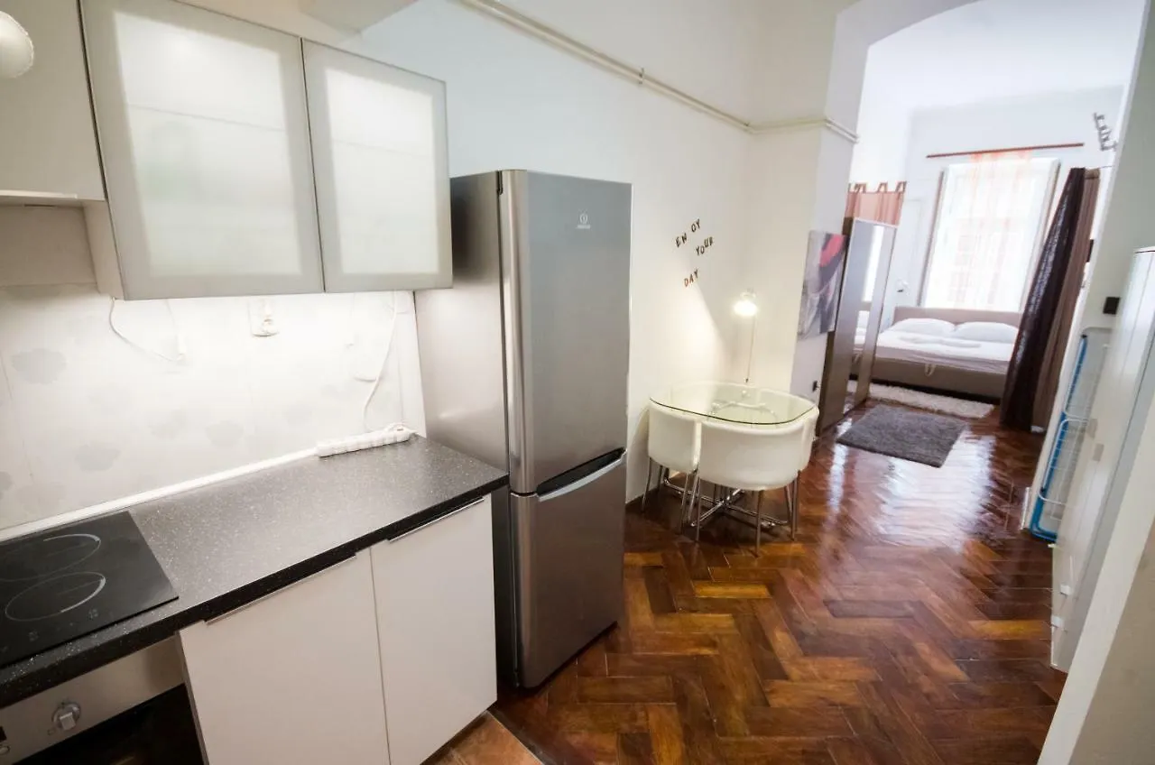 Butterfly Apartment Near The Downtown Budapest