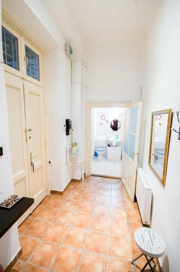 Butterfly Apartment Near The Downtown Budapest