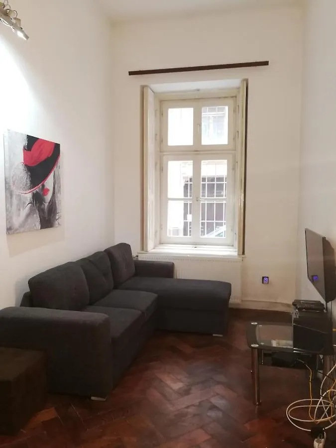 Butterfly Apartment Near The Downtown Budapest