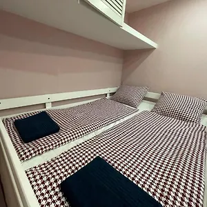 Apartment Deluxe Sapphire Residency - 4 Bedrooms, Budapest