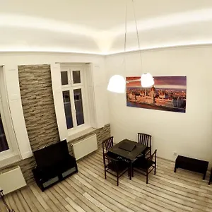  Appartamento Homelike Luxury Flat On Gyulai Pál
